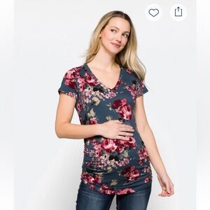 Full Moon Floral Maternity V-Neck Tee in EUC